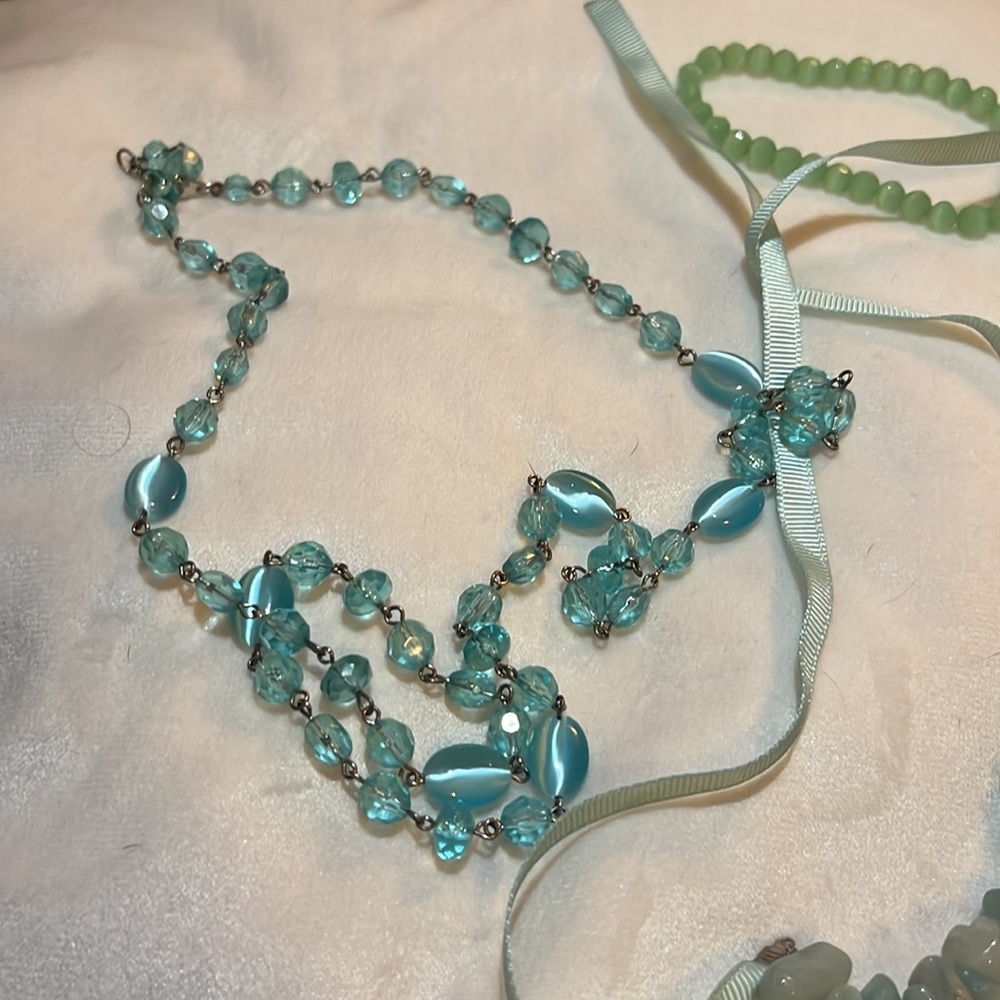 Turquoise Necklaces and Bracelet - Picture 5 of 6